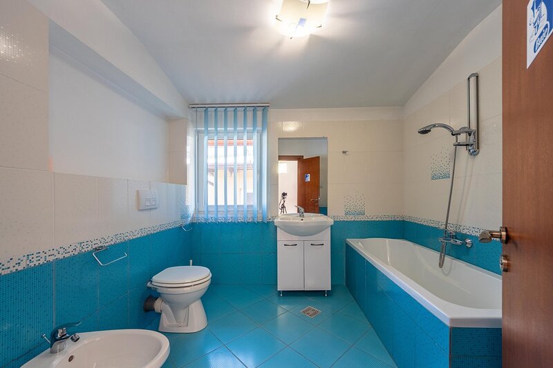 Calea Mosilor, Traian, vila moderna 4 camere